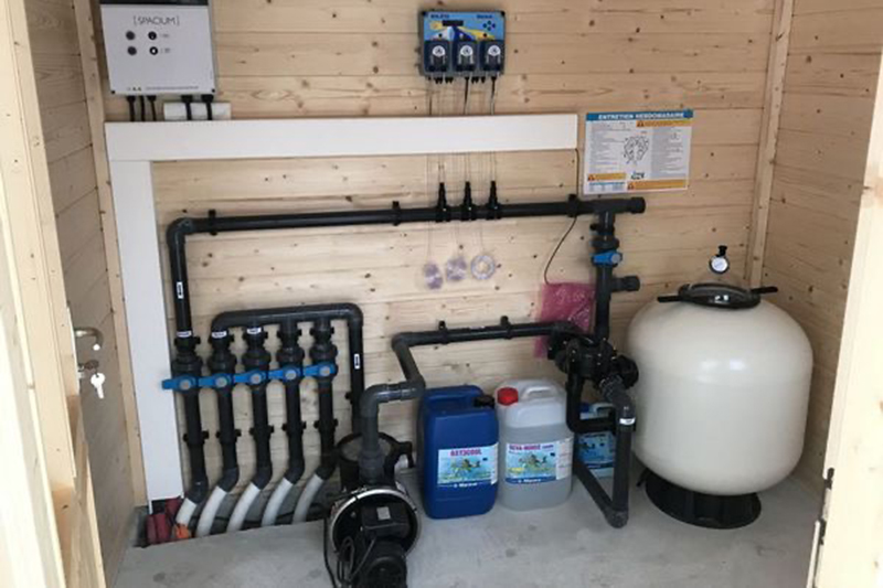 Contrôle de la filtration pour diagnostiquer une eau verte de piscine